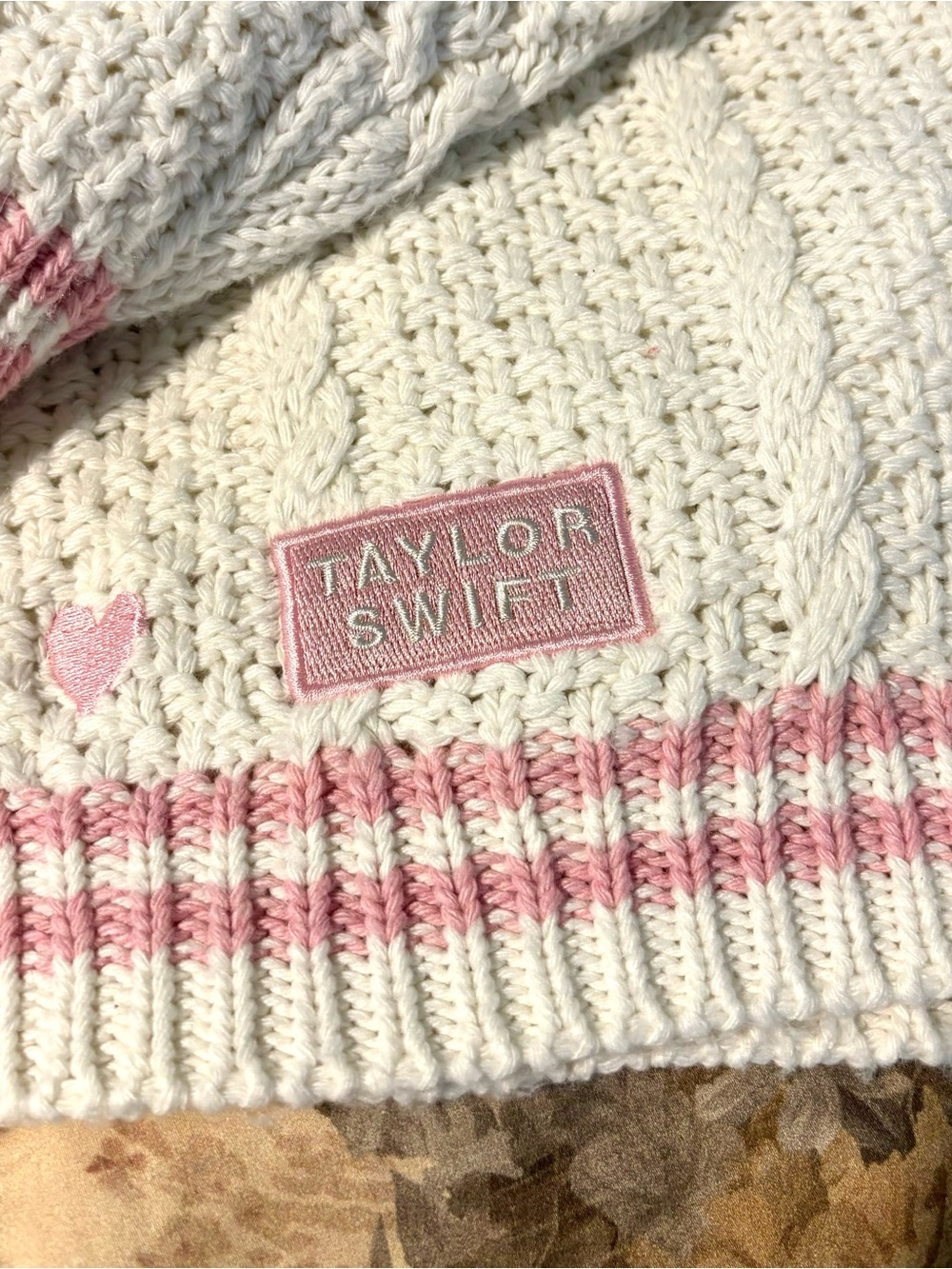 Taylor Swift Official Lover Cardigan - Picture 3 of 4